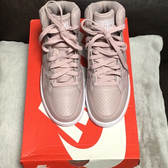 women's son of force nike